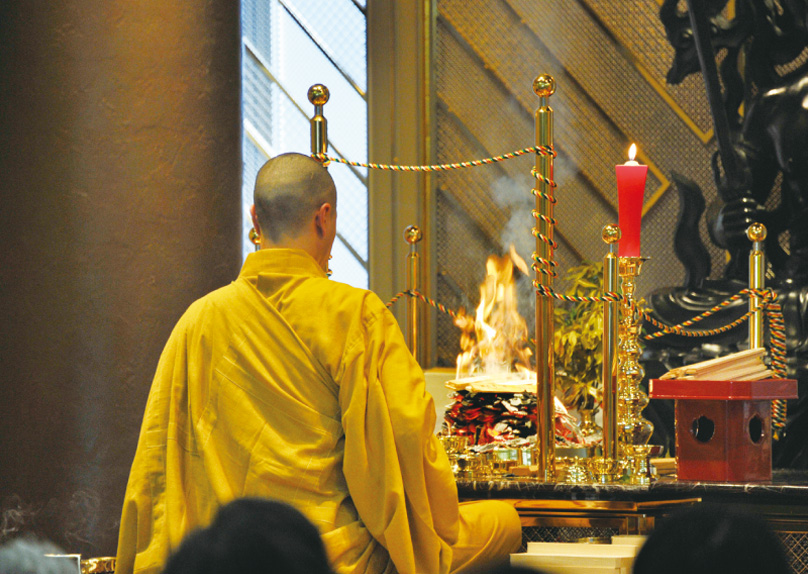 僧侶が年中常駐、責任ある永代管理と供養。